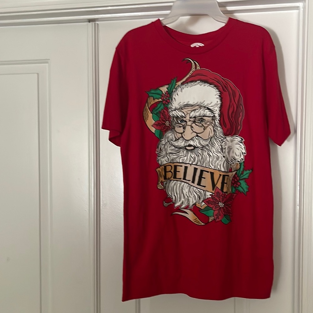 NWOT Xmas Tee Mens small but can be unisex